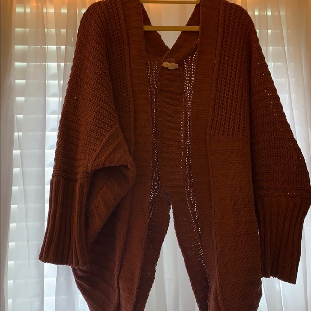 Sweater/ Cardigan